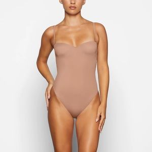 Skims Sienna Contour Lift Straight Neck Bodysuit